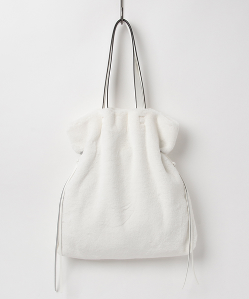 un dix cors(アンディコール)の「フェイクファー巾着バッグ(ハンドバッグ・レディース・ライトグレー/ピンク/オフホワイト・フリ-)」の1枚目の写真