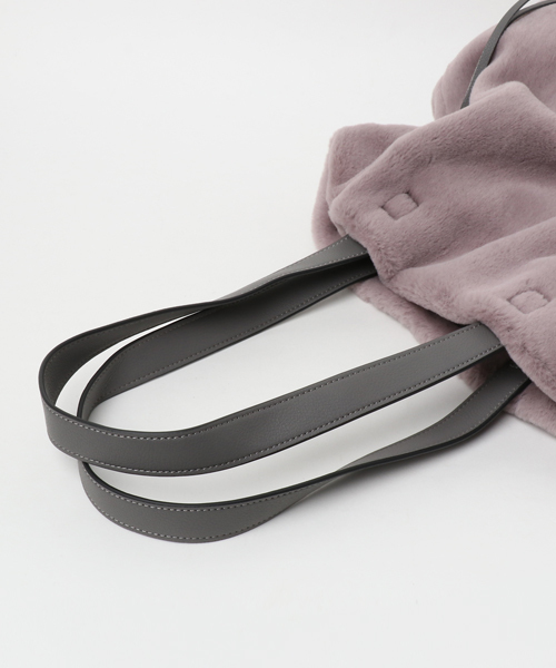 un dix cors(アンディコール)の「フェイクファー巾着バッグ(ハンドバッグ・レディース・ライトグレー/ピンク/オフホワイト・フリ-)」の7枚目の写真