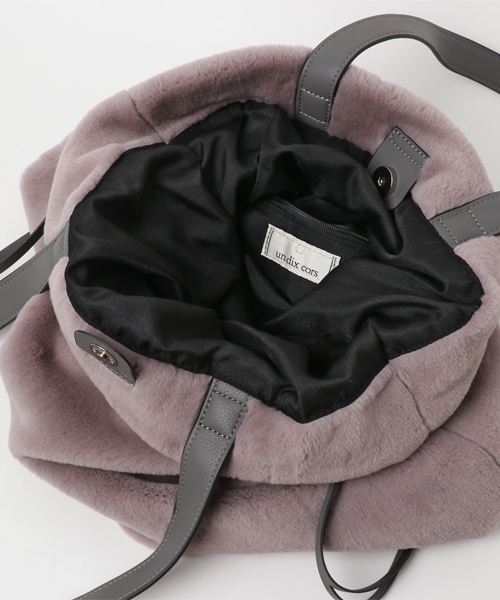 un dix cors(アンディコール)の「フェイクファー巾着バッグ(ハンドバッグ・レディース・ライトグレー/ピンク/オフホワイト・フリ-)」の8枚目の写真