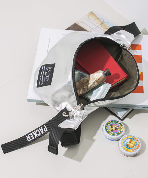 STUDIOUS SELECT（ステュディオスセレクト）の「【SPRUCE】メタリックボディバッグ 181008（ボディバッグ/ウエストポーチ・レディース・ブラック/ピンク/シルバー/ゴールド/ホワイト・FREE）」の6枚目の写真