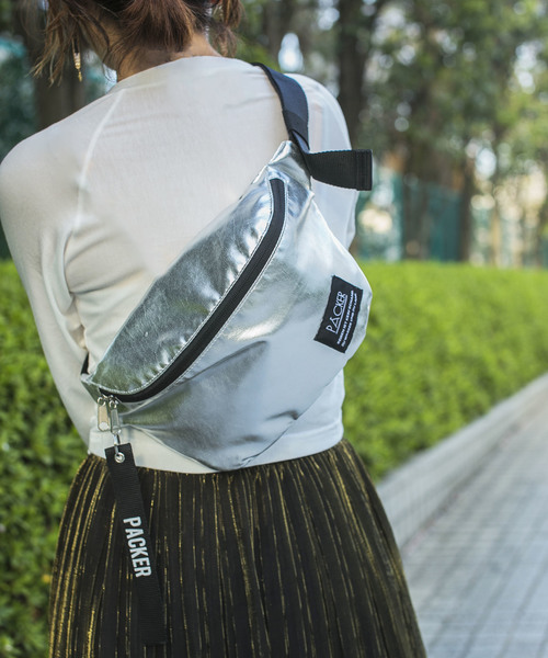 STUDIOUS SELECT（ステュディオスセレクト）の「【SPRUCE】メタリックボディバッグ 181008（ボディバッグ/ウエストポーチ・レディース・ブラック/ピンク/シルバー/ゴールド/ホワイト・FREE）」の8枚目の写真