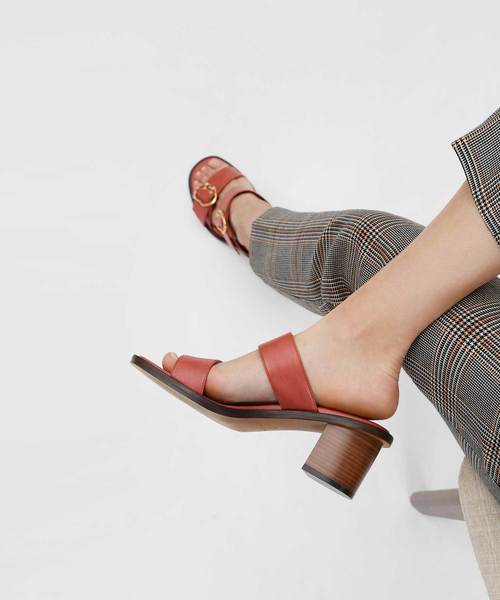 CHARLES & KEITH(チャールズ & キース)の「ダブルストラップミュール / DOUBLE STRAP MULES(サンダル・レディース・ブラック/オレンジ・22.5cm/23cm/23.5cm/24.5cm/25cm)」の9枚目の写真