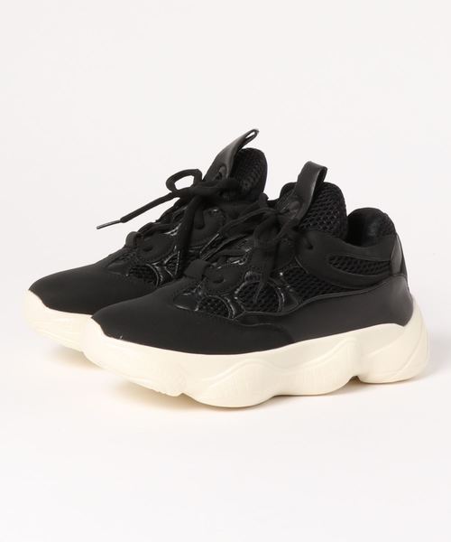 KOBE LETTUCE(コウベレタス)の「ダッドスニーカー(スニーカー・レディース・ホワイト/ブラック・LL/L/S/M)」の1枚目の写真