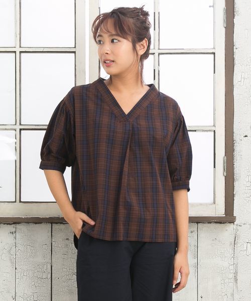 sabstreet my standard(サブストリートマイスタンダード)の「Vネックパフスリーブブラウス【大きいサイズ対応】【9号(M)~19号(5L)】(シャツ/ブラウス・レディース・ベージュ/ブラウン/グリーン・15号/9号/19号)」の2枚目の写真
