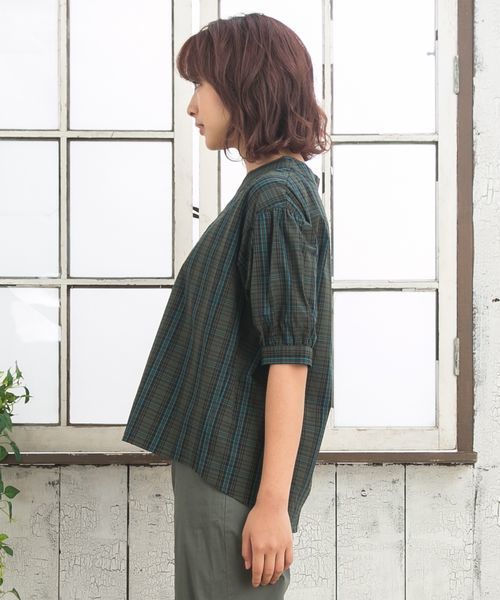 sabstreet my standard(サブストリートマイスタンダード)の「Vネックパフスリーブブラウス【大きいサイズ対応】【9号(M)~19号(5L)】(シャツ/ブラウス・レディース・ベージュ/ブラウン/グリーン・15号/9号/19号)」の11枚目の写真