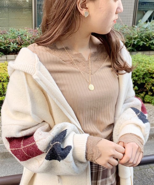 apres jour(アプレジュール)の「スカラップレースリブロンT【ZOZOTOWN限定アイテム】(Tシャツ/カットソー・レディース・ブラック/オフホワイト/モカ・フリー)」の3枚目の写真