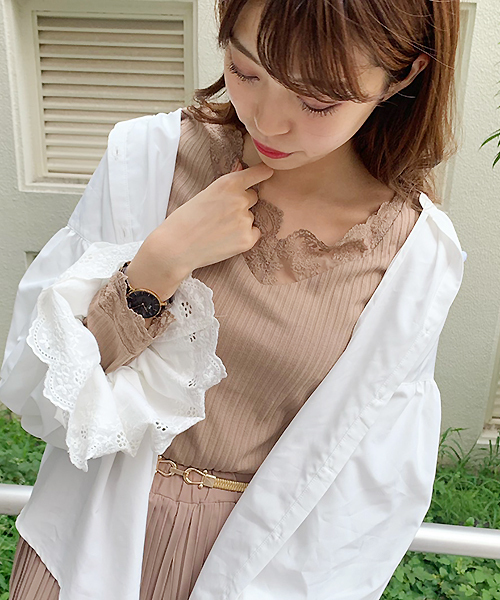 apres jour(アプレジュール)の「スカラップレースリブロンT【ZOZOTOWN限定アイテム】(Tシャツ/カットソー・レディース・ブラック/オフホワイト/モカ・フリー)」の4枚目の写真
