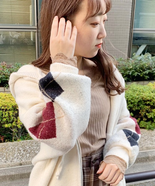apres jour(アプレジュール)の「スカラップレースリブロンT【ZOZOTOWN限定アイテム】(Tシャツ/カットソー・レディース・ブラック/オフホワイト/モカ・フリー)」の6枚目の写真
