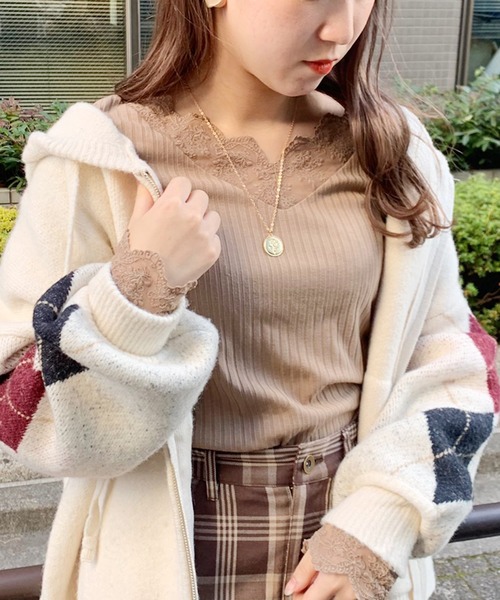 apres jour(アプレジュール)の「スカラップレースリブロンT【ZOZOTOWN限定アイテム】(Tシャツ/カットソー・レディース・ブラック/オフホワイト/モカ・フリー)」の5枚目の写真