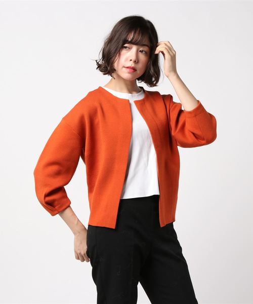 qualite(カリテ)の「フォルムニットジャケット(シャツ/ブラウス・レディース・ブラック/ダークグリーン/ベージュ/オフホワイト/ダークオレンジ・フリー)」の5枚目の写真