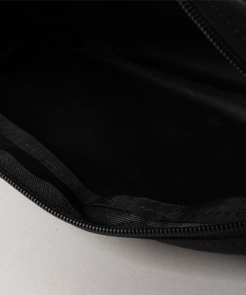 Manhattan Portage（マンハッタンポーテージ）の「Mickey Mouse Collection Jogger Bag（ショルダーバッグ・メンズ・ブラック・X-SMALL）」の4枚目の写真