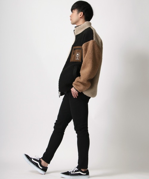 Kappa（カッパ）の「Kappa/カッパ 別注 オーバーサイズ シープボアジャケット レディース メンズ ブルゾン/ボアフリースジャケット（ブルゾン・メンズ・ベージュ/オフホワイト/モカ/ブラック/グリーン/ライトベージュ/ブラック系その他/ホワイト系その他/ブラック系その他3/ブラック系その他2/チャコールグレー/アイボリー/ブラック系その他4・M/L/XL/S）」の19枚目の写真