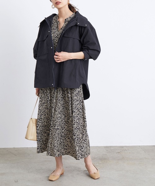 ADAM ET ROPE'（アダムエロペ）の「【WEB限定】マウンテンパーカー（マウンテンパーカー・レディース・ベージュ/ネイビー/キナリ・FREE）」の7枚目の写真