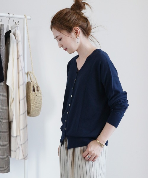 AMERICAN HOLIC（アメリカンホリック）の「Vネック2WAYニットカーディガン　＊〇（カーディガン/ボレロ・レディース・ブラック/ネイビー/ベージュ/イエロー/グリーン/ピンク/アイボリー・MEDIUM/LARGE）」の5枚目の写真