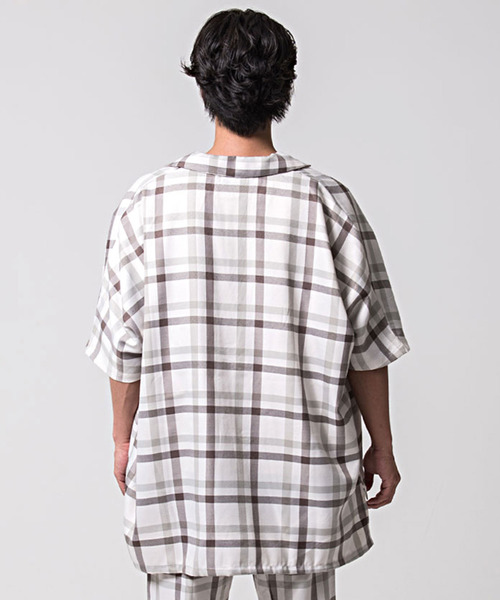 CavariA（キャバリア）の「『CavariA/キャバリア』チェック柄ビッグシルエットシャツジャケット（シャツ/ブラウス・メンズ・ベージュ/ホワイト・L/M）」の20枚目の写真