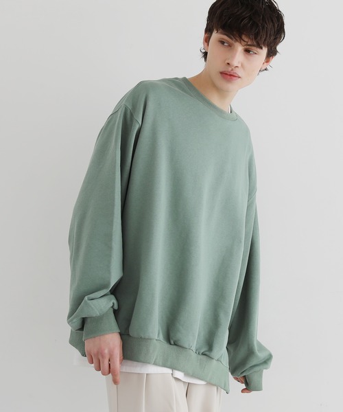 LILL(リル)の「スモーキートーンドロップショルダー袖ボリュームサイドスリットクルースウェット(スウェット・メンズ・ブルー/グリーン/ライトピンク/ダークグレー/オレンジ系その他・M/L/S)」の3枚目の写真