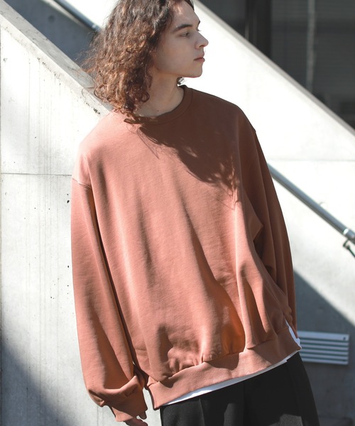 LILL(リル)の「スモーキートーンドロップショルダー袖ボリュームサイドスリットクルースウェット(スウェット・メンズ・ブルー/グリーン/ライトピンク/ダークグレー/オレンジ系その他・M/L/S)」の7枚目の写真