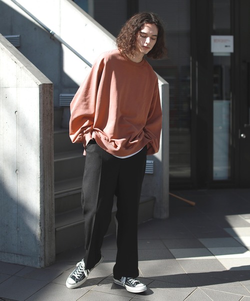 LILL(リル)の「スモーキートーンドロップショルダー袖ボリュームサイドスリットクルースウェット(スウェット・メンズ・ブルー/グリーン/ライトピンク/ダークグレー/オレンジ系その他・M/L/S)」の6枚目の写真