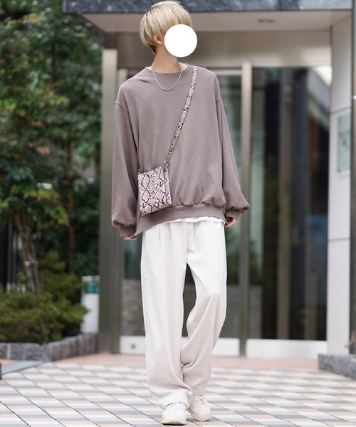 LILL(リル)の「スモーキートーンドロップショルダー袖ボリュームサイドスリットクルースウェット(スウェット・メンズ・ブルー/グリーン/ライトピンク/ダークグレー/オレンジ系その他・M/L/S)」の22枚目の写真