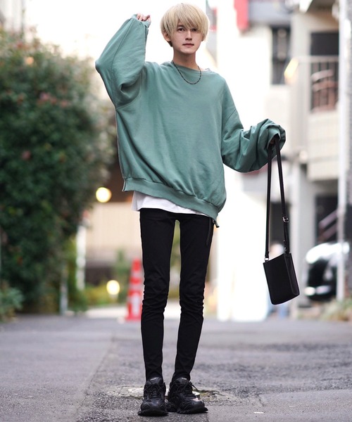 LILL(リル)の「スモーキートーンドロップショルダー袖ボリュームサイドスリットクルースウェット(スウェット・メンズ・ブルー/グリーン/ライトピンク/ダークグレー/オレンジ系その他・M/L/S)」の12枚目の写真