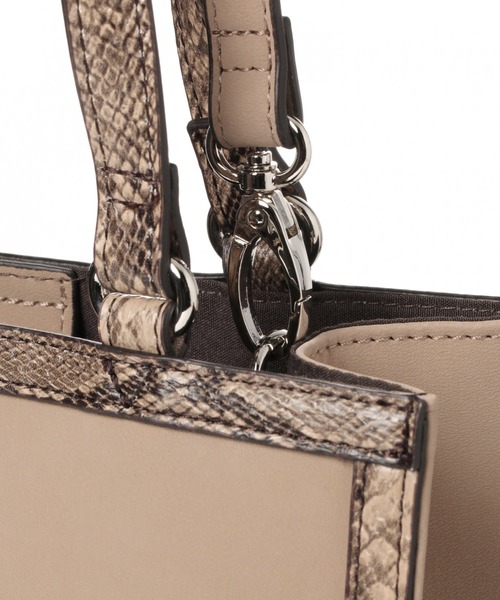 LAKOLE（ラコレ）の「アニマル柄切り替え2WAYトートバッグ / LAKOLE（ショルダーバッグ・レディース・ブラウン/ベージュ・FREE）」の4枚目の写真