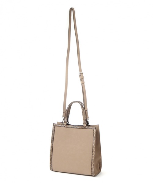 LAKOLE（ラコレ）の「アニマル柄切り替え2WAYトートバッグ / LAKOLE（ショルダーバッグ・レディース・ブラウン/ベージュ・FREE）」の7枚目の写真