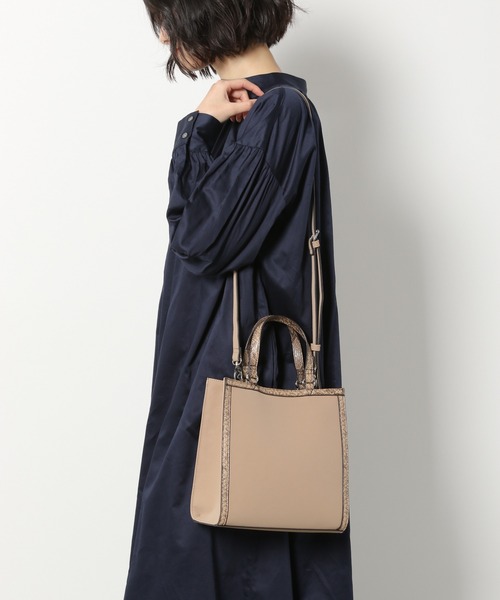 LAKOLE（ラコレ）の「アニマル柄切り替え2WAYトートバッグ / LAKOLE（ショルダーバッグ・レディース・ブラウン/ベージュ・FREE）」の3枚目の写真