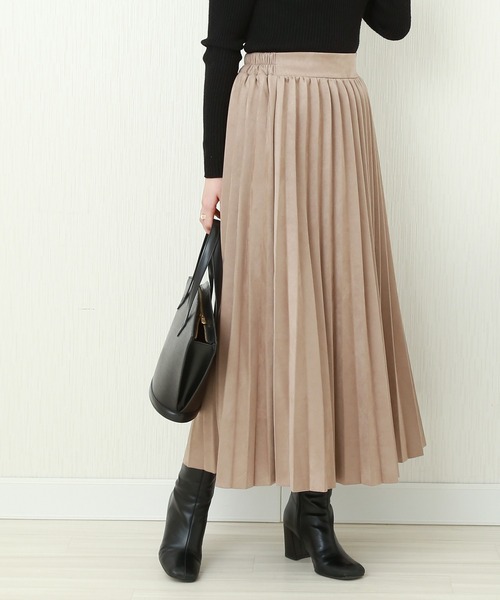 CHARM BERRY TIC(チャームベリーチック)の「スウェードポンチ アコーディオンプリーツスカート(スカート・レディース・アイボリー/ピンク/ベージュ/カーキ/ブラック・M/L)」の3枚目の写真