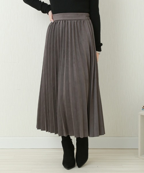 CHARM BERRY TIC(チャームベリーチック)の「スウェードポンチ アコーディオンプリーツスカート(スカート・レディース・アイボリー/ピンク/ベージュ/カーキ/ブラック・M/L)」の2枚目の写真