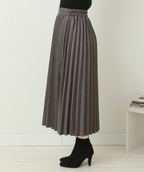 CHARM BERRY TIC(チャームベリーチック)の「スウェードポンチ アコーディオンプリーツスカート(スカート・レディース・アイボリー/ピンク/ベージュ/カーキ/ブラック・M/L)」の18枚目の写真