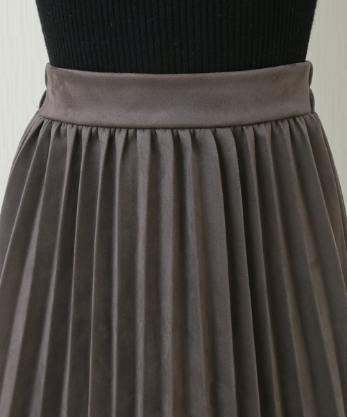 CHARM BERRY TIC(チャームベリーチック)の「スウェードポンチ アコーディオンプリーツスカート(スカート・レディース・アイボリー/ピンク/ベージュ/カーキ/ブラック・M/L)」の15枚目の写真