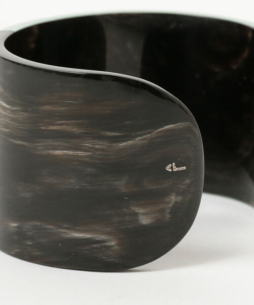 Ray BEAMS（レイビームス）の「RIVET / Cuff B バングル（バングル/リストバンド・レディース・その他・ONE SIZE）」の3枚目の写真