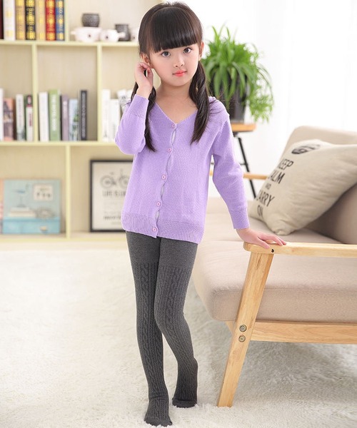 TeddyShop（テディショップ）の「キッズ ケーブル編みストレッチタイツ（タイツ/ストッキング・キッズ・チャコールグレー/ワインレッド/ベージュ/グレー/ラベンダー/パープル/ピンク/ネイビー/ブラック/ホワイト・95/135/125/115/105）」の18枚目の写真