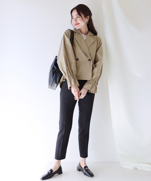 BLUEEAST(ブルーイースト)の「キャンディースリーブショートトレンチ(トレンチコート・レディース・ベージュ/カーキ・MEDIUM)」の8枚目の写真