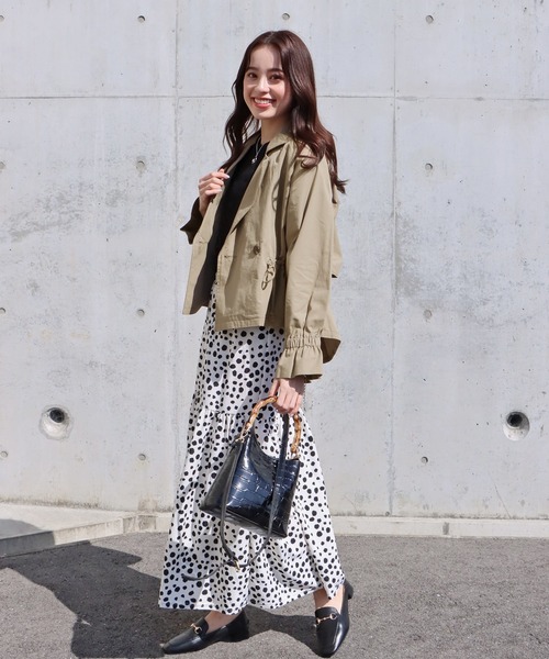 BLUEEAST(ブルーイースト)の「キャンディースリーブショートトレンチ(トレンチコート・レディース・ベージュ/カーキ・MEDIUM)」の11枚目の写真