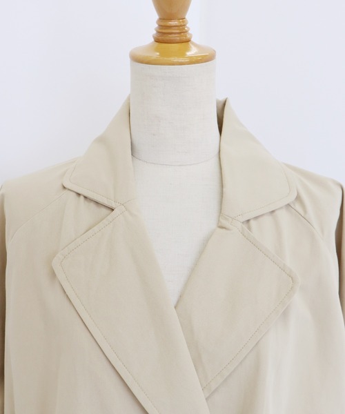 BLUEEAST(ブルーイースト)の「キャンディースリーブショートトレンチ(トレンチコート・レディース・ベージュ/カーキ・MEDIUM)」の17枚目の写真