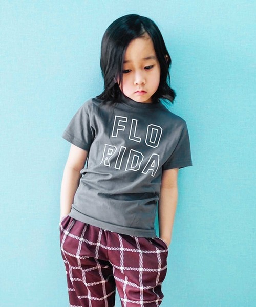 THE CASUAL（カジュアル）の「プリント半袖Tシャツ カットソー キッズ（Tシャツ/カットソー・キッズ・ベージュ/グレー系/オレンジ/ミント/チャコール/ラベンダー/ブラック/杢グレー/オフホワイト/モカ・150cm/140cm/130cm/110cm/120cm/160cm/100cm）」の17枚目の写真