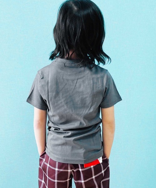 THE CASUAL（カジュアル）の「プリント半袖Tシャツ カットソー キッズ（Tシャツ/カットソー・キッズ・ベージュ/グレー系/オレンジ/ミント/チャコール/ラベンダー/ブラック/杢グレー/オフホワイト/モカ・150cm/140cm/130cm/110cm/120cm/160cm/100cm）」の19枚目の写真