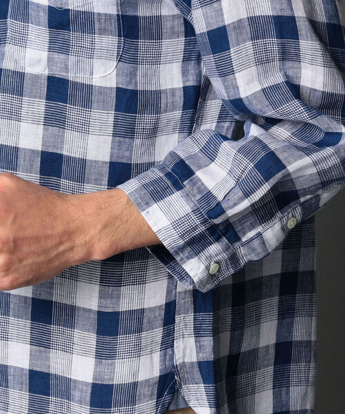 NOLLEY'S goodman（ノーリーズグッドマン）の「パラシュートボタン リネン七分袖 シャツ（シャツ/ブラウス・メンズ・ホワイト/ネイビー/ブルー系その他2/ブルー系その他3/レッド系その他3・S/M/L/XL）」の10枚目の写真