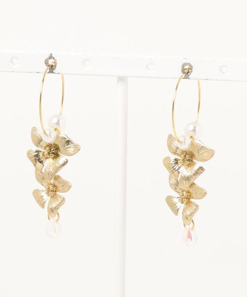 tone(トーン)の「【CosmicForest】Botanical flower hoop ピアス(ピアス(両耳用)・レディース・ゴールド・FREE)」の1枚目の写真