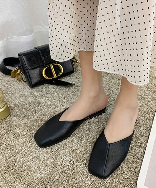 me+em select（ミームセレクト）の「【数量限定販売】Ｖカットスクエアトゥミュールサンダル（サンダル・レディース・ブラック/グリーン/ホワイト・23.5/24.5/24/23）」の18枚目の写真