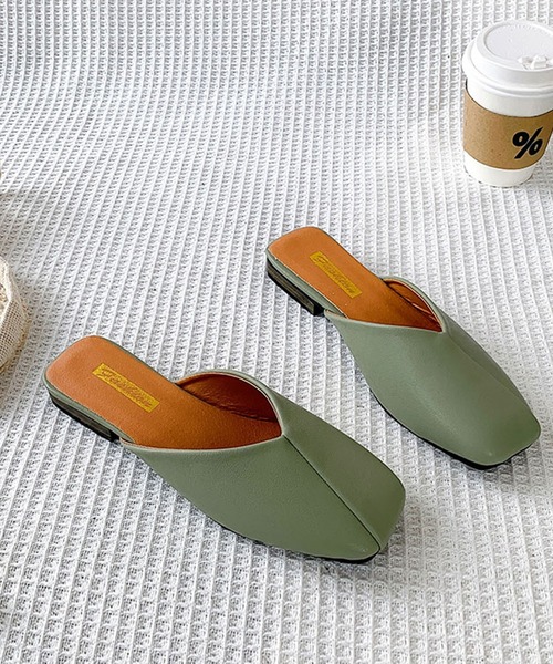 me+em select（ミームセレクト）の「【数量限定販売】Ｖカットスクエアトゥミュールサンダル（サンダル・レディース・ブラック/グリーン/ホワイト・23.5/24.5/24/23）」の9枚目の写真