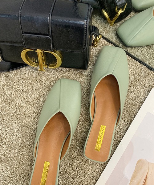 me+em select（ミームセレクト）の「【数量限定販売】Ｖカットスクエアトゥミュールサンダル（サンダル・レディース・ブラック/グリーン/ホワイト・23.5/24.5/24/23）」の10枚目の写真