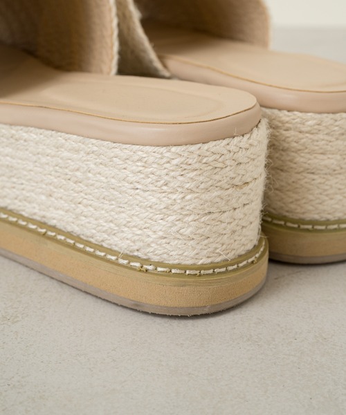 Kastane(カスタネ)の「厚底カラージュートサンダル(サンダル・レディース・ブラック/アイボリー・36/38/37)」の4枚目の写真