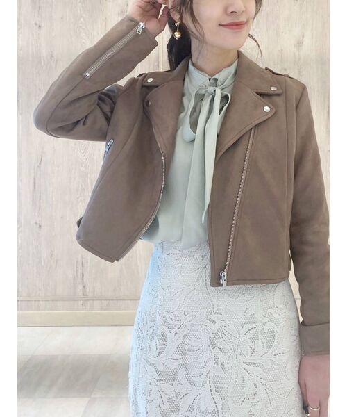 MERCURYDUO(マーキュリーデュオ)の「フェイクスエードライダースジャケット(テーラードジャケット・レディース・ブラウン/アイボリー・FREE)」の11枚目の写真