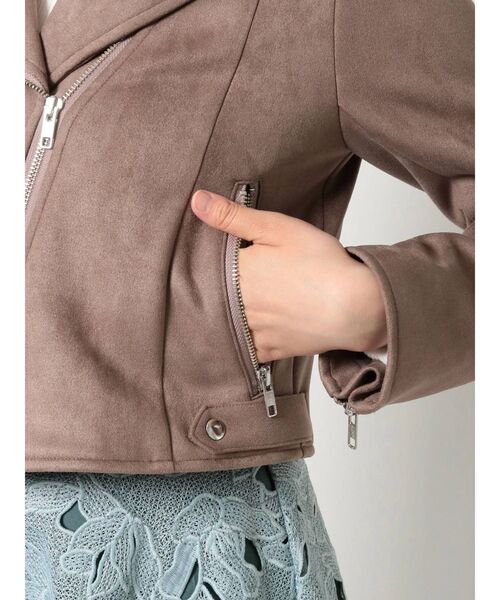 MERCURYDUO(マーキュリーデュオ)の「フェイクスエードライダースジャケット(テーラードジャケット・レディース・ブラウン/アイボリー・FREE)」の16枚目の写真