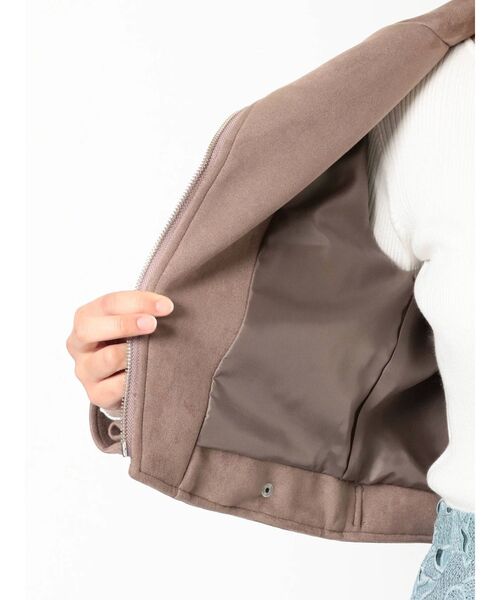 MERCURYDUO(マーキュリーデュオ)の「フェイクスエードライダースジャケット(テーラードジャケット・レディース・ブラウン/アイボリー・FREE)」の17枚目の写真