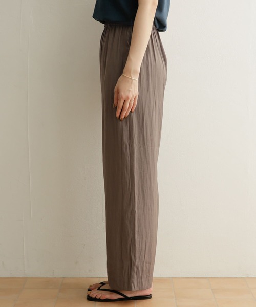 URBAN RESEARCH DOORS（アーバンリサーチドアーズ）の「ドライタッチリラックスパンツ（その他パンツ・レディース・ブラック/グレー系その他・1/2）」の12枚目の写真