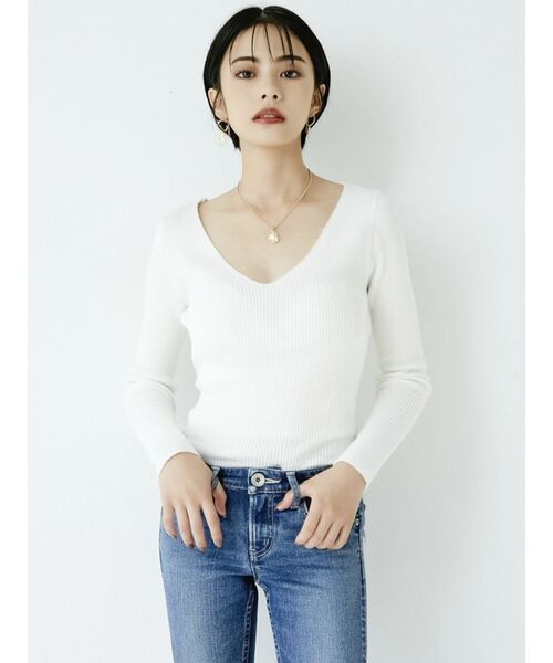 GYDA(ジェイダ)の「リブVネックニット TOPS(ニット/セーター・レディース・ブラック/ベージュ/オフホワイト・FREE)」の15枚目の写真