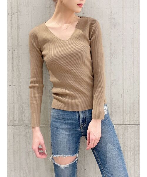 GYDA(ジェイダ)の「リブVネックニット TOPS(ニット/セーター・レディース・ブラック/ベージュ/オフホワイト・FREE)」の22枚目の写真